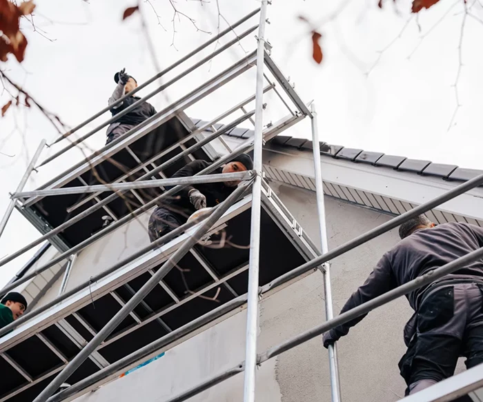 opstart werken gevelisolatie door isoworkers