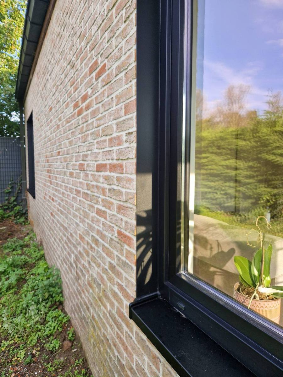 Gevel- en dakrenovatie door ISOWORKERS