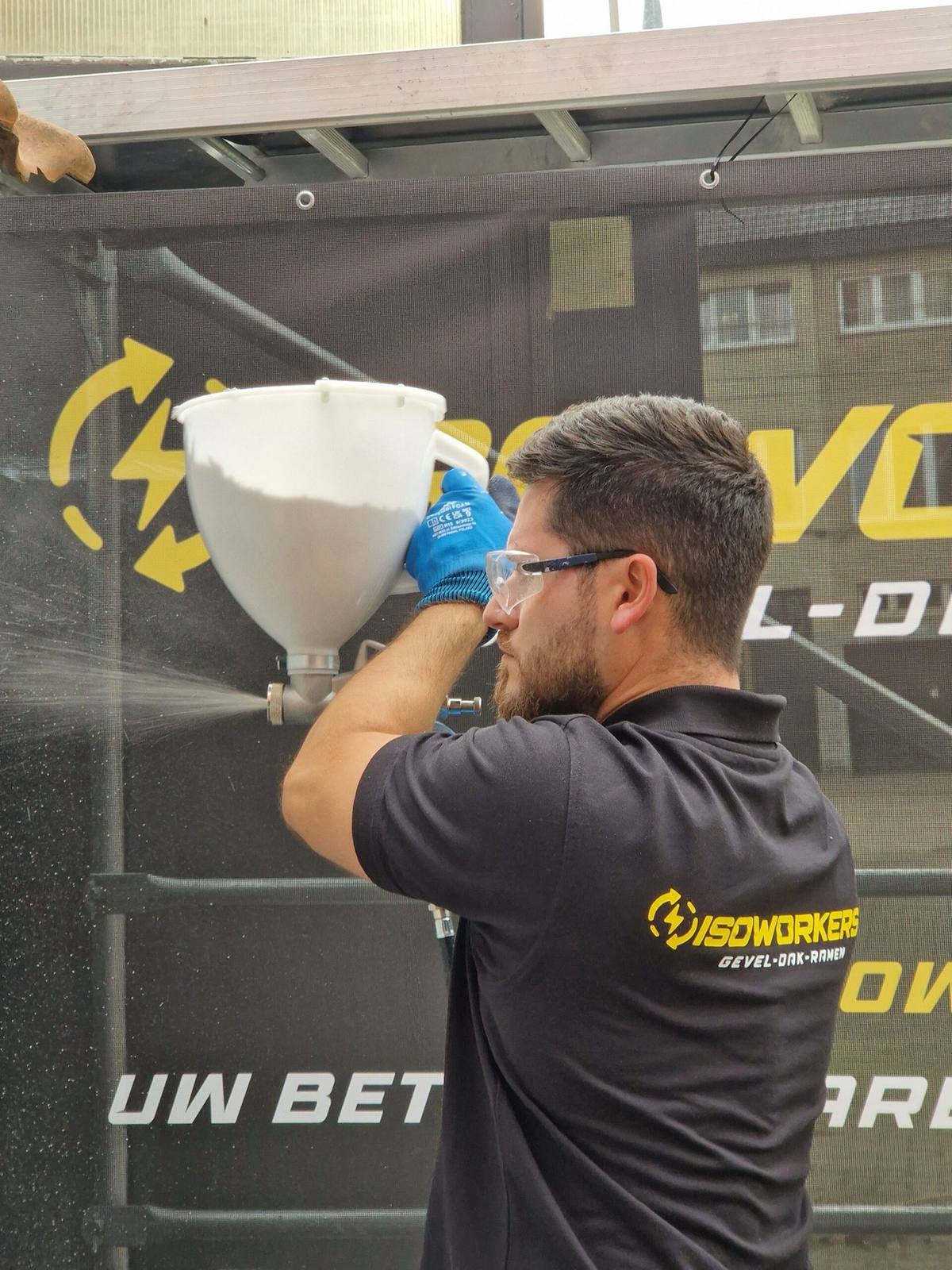 Gevelrenovatie met spuitkurk door ISOWORKERS